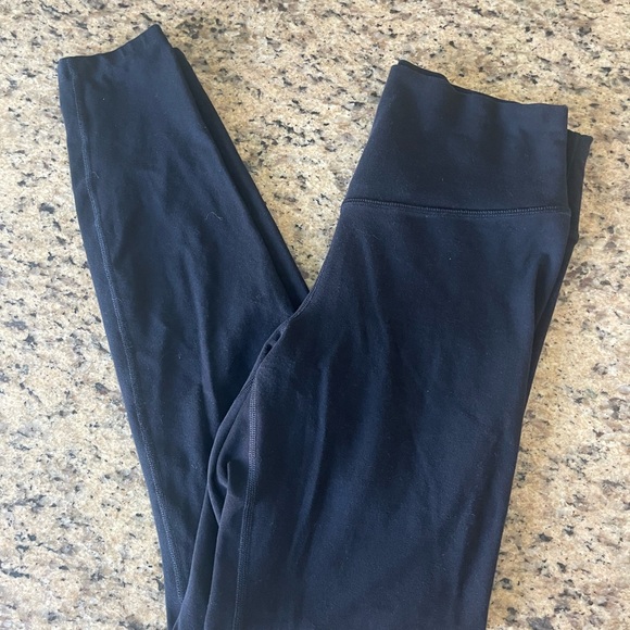 Old Navy Extra High Waisted Powerchill Leggings Power Chill Pocket Go Dry - Picture 7 of 8